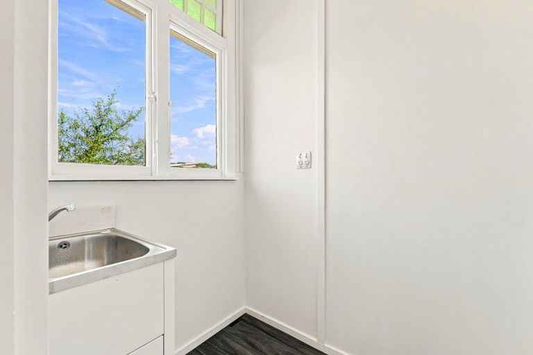 Photo of property in 1 Karewa Street, Castlecliff, Whanganui, 4501