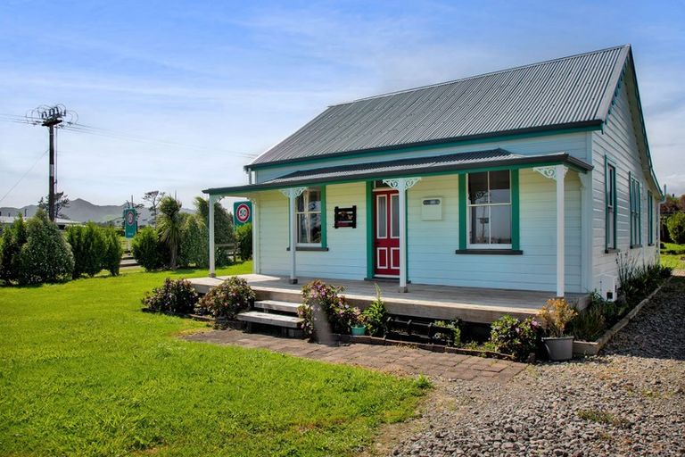 Photo of property in 1 Mahuru Lane, Okato, 4335