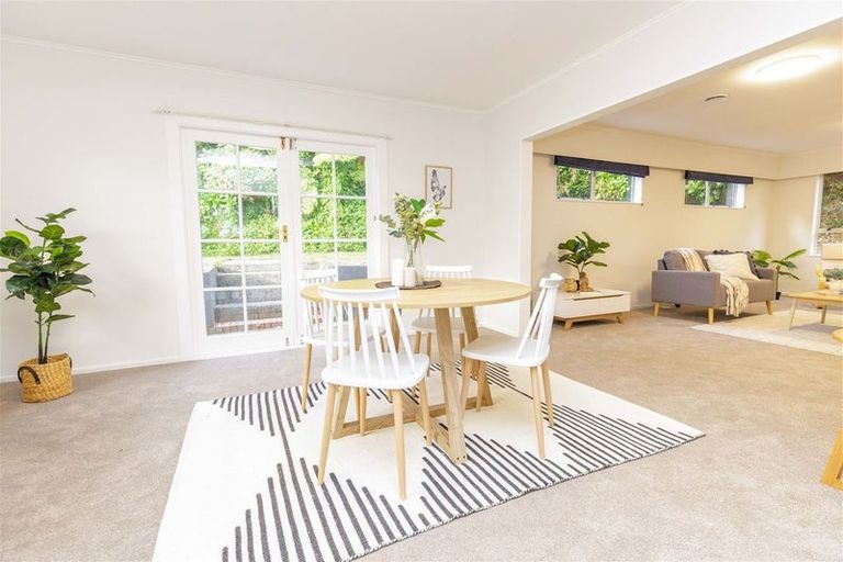 Photo of property in 34 Glanmire Road, Newlands, Wellington, 6037