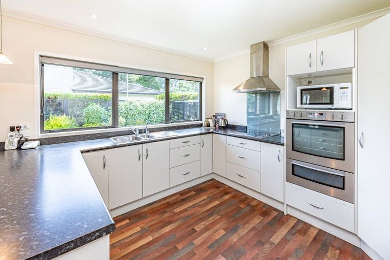 Photo of property in Caversham Park, 2/29 Caversham Road, Westmere, Whanganui, 4501