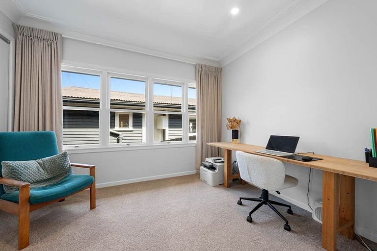 Photo of property in 29 Glenfern Road, Mellons Bay, Auckland, 2014