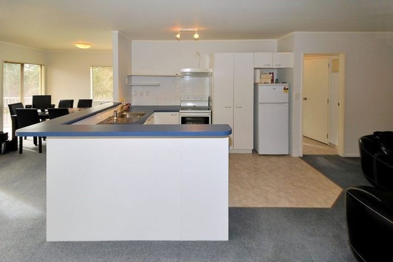 Photo of property in The Haven, 23/120 Beach Haven Road, Beach Haven, Auckland, 0626