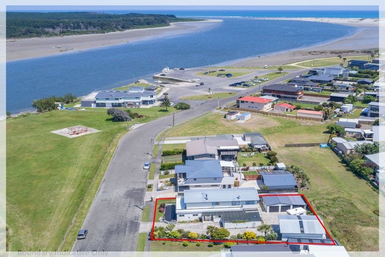 Photo of property in 67 Hartley Street, Foxton Beach, Foxton, 4815