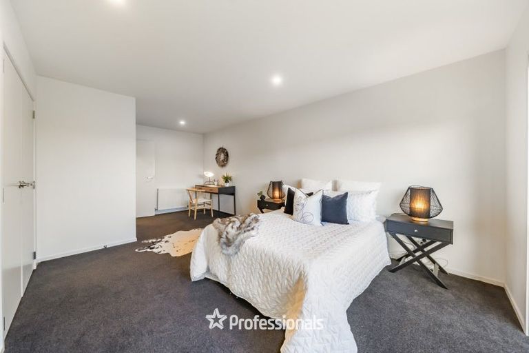 Photo of property in 6 Castle Crescent, Stokes Valley, Lower Hutt, 5019