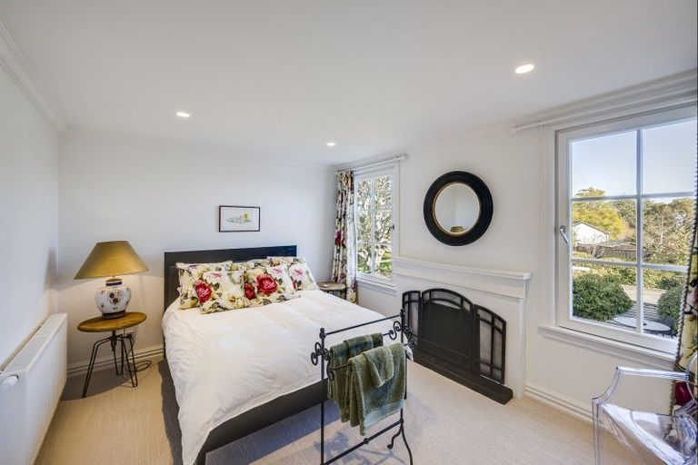 Photo of property in 59 Busby Hill, Havelock North, 4130