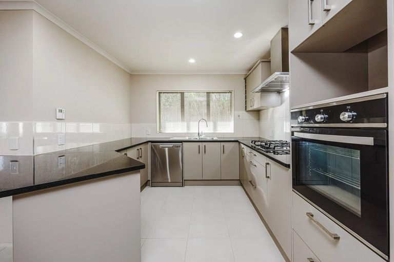 Photo of property in 7 Mazuran Place, Flat Bush, Auckland, 2016