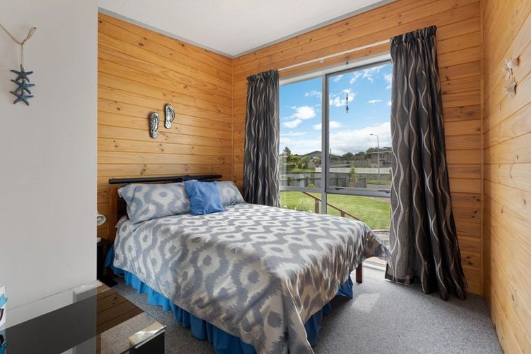 Photo of property in 11 Ramona Avenue, Waitarere Beach, Levin, 5510