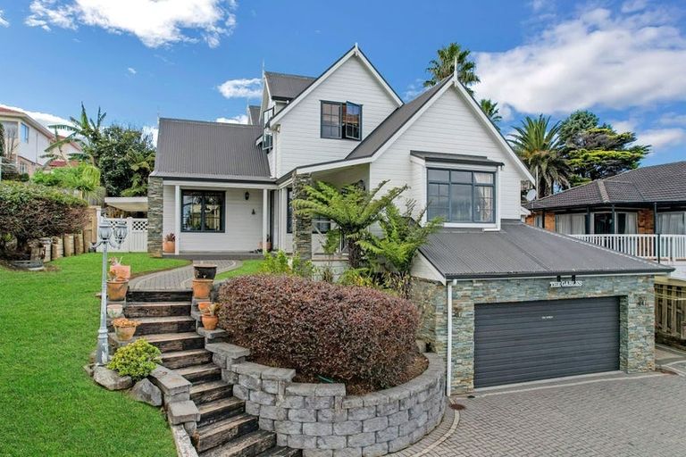 Photo of property in 5 Figtree Terrace, Goodwood Heights, Auckland, 2105