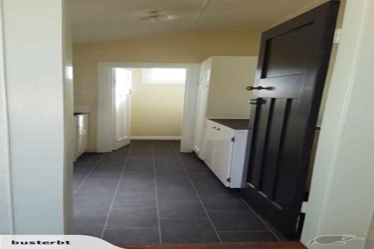 Photo of property in 21 Enfield Road, Hospital Hill, Napier, 4110