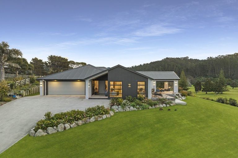 Photo of property in 19 Titoki Lane, Whangamata, 3691