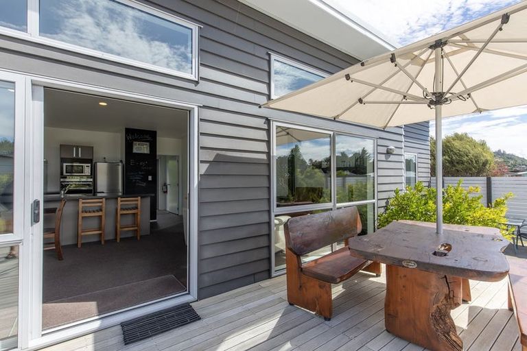 Photo of property in 18 Wai Matangi Place, Motuoapa, 3382