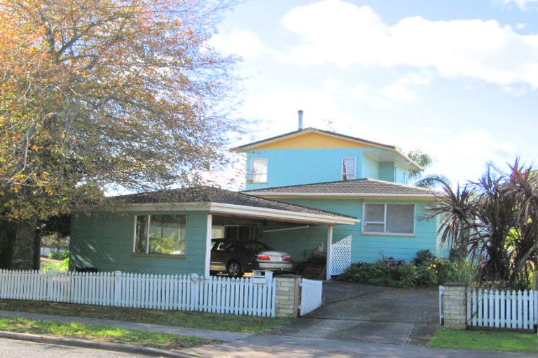 Photo of property in 11 Sandrine Avenue, Clover Park, Auckland, 2019