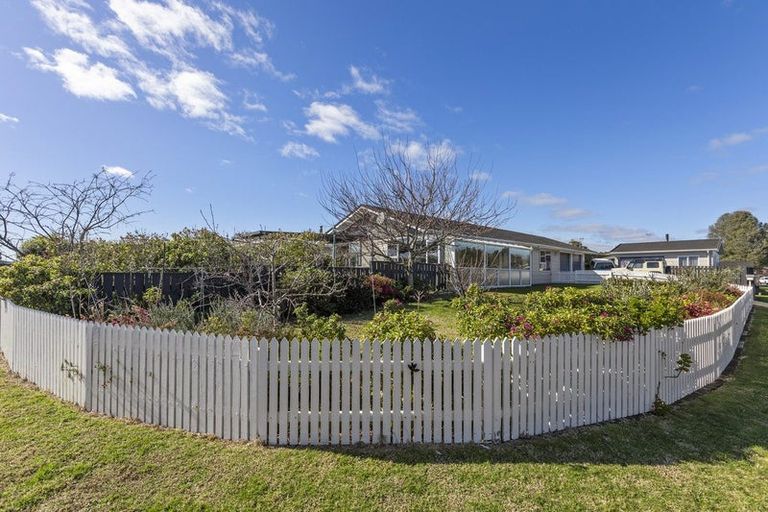 Photo of property in 2 Gardenia Avenue, Bell Block, New Plymouth, 4312