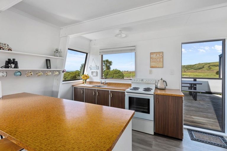 Photo of property in 3 Harapaki Road, Riversdale Beach, Masterton, 5872