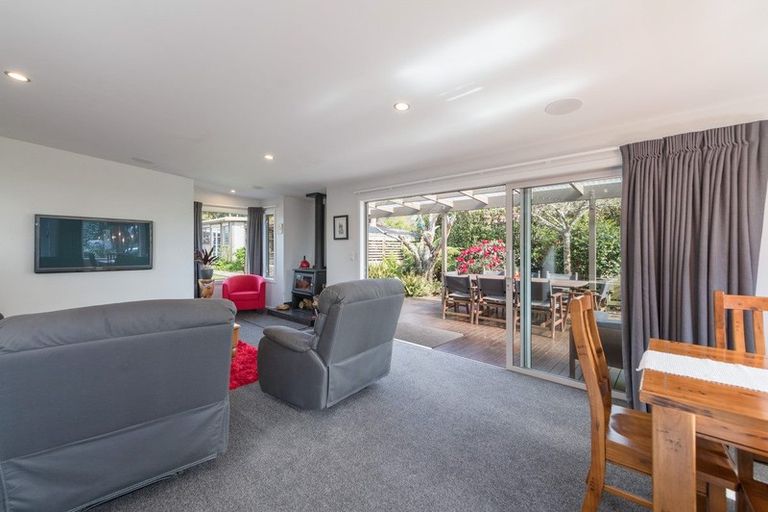 Photo of property in 1 Bird Lane, Wakefield, 7025