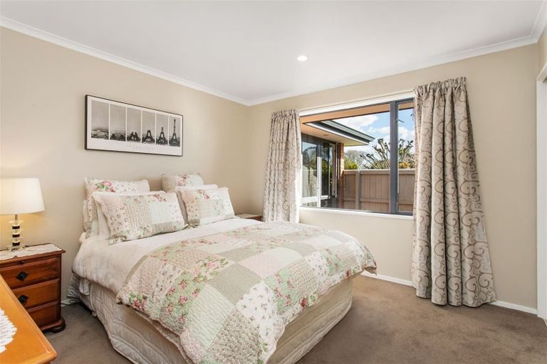 Photo of property in 2 Kimbrace Place, Belfast, Christchurch, 8051