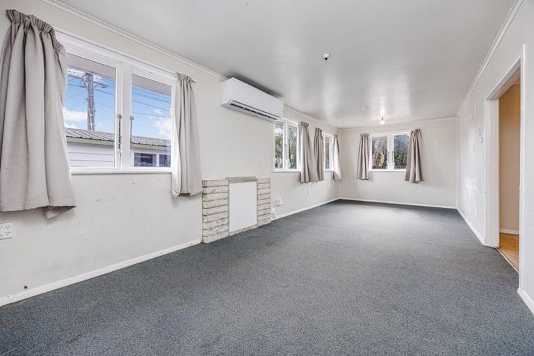 Photo of property in 38 Sutton Crescent, Papakura, 2110