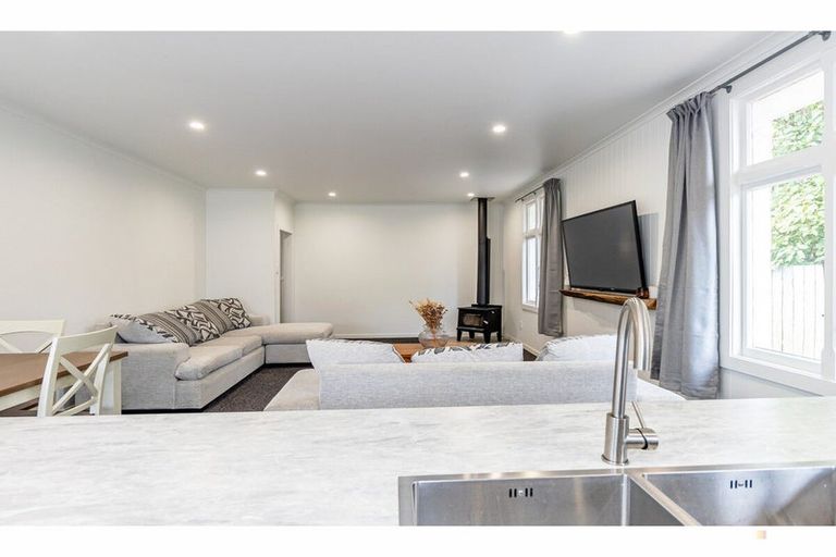 Photo of property in 17 Parsonage Road, Waimate, 7924