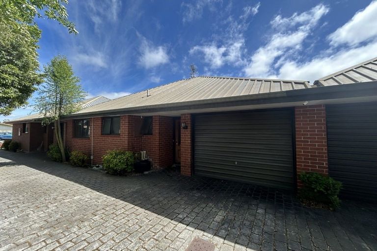 Photo of property in 2/48 Division Street, Riccarton, Christchurch, 8041