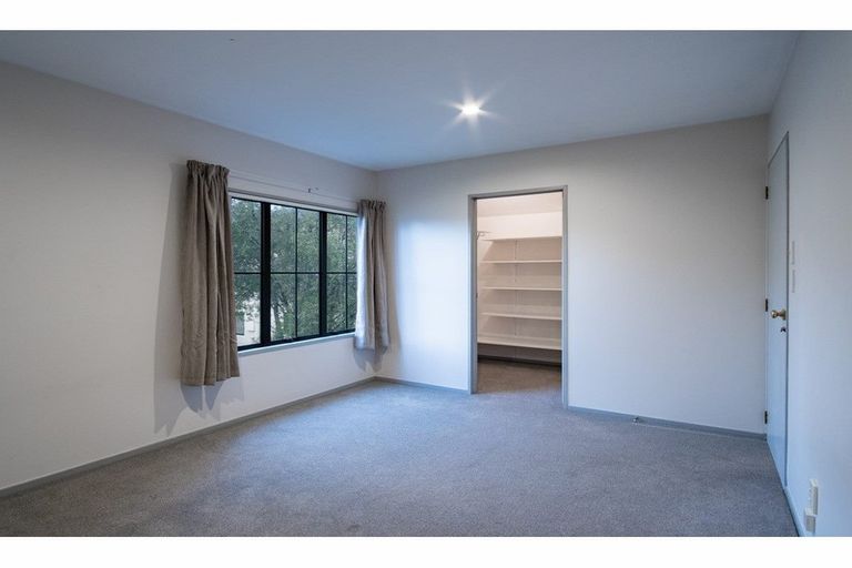 Photo of property in 2/32 Brockworth Place, Riccarton, Christchurch, 8011
