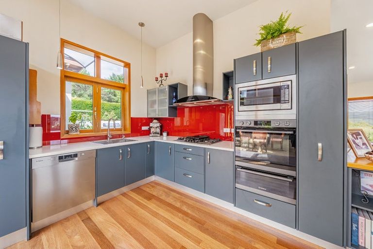 Photo of property in 58 Mt Marua Way, Timberlea, Upper Hutt, 5018