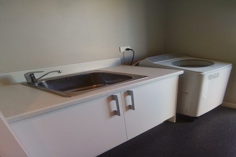 Photo of property in 46 Plescher Crescent, Leamington, Cambridge, 3432