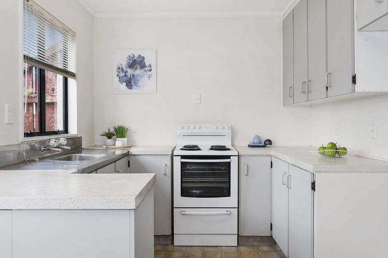 Photo of property in 1/11 Robins Road, Judea, Tauranga, 3110