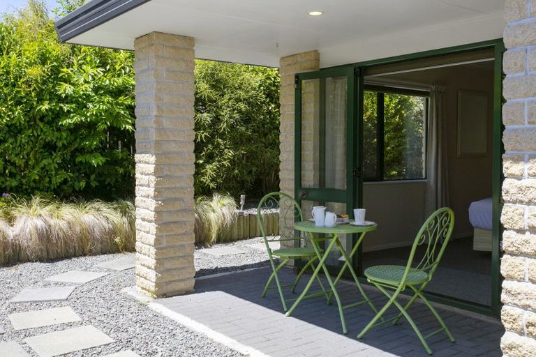 Photo of property in 30 Fairview Terrace, Waipahihi, Taupo, 3330