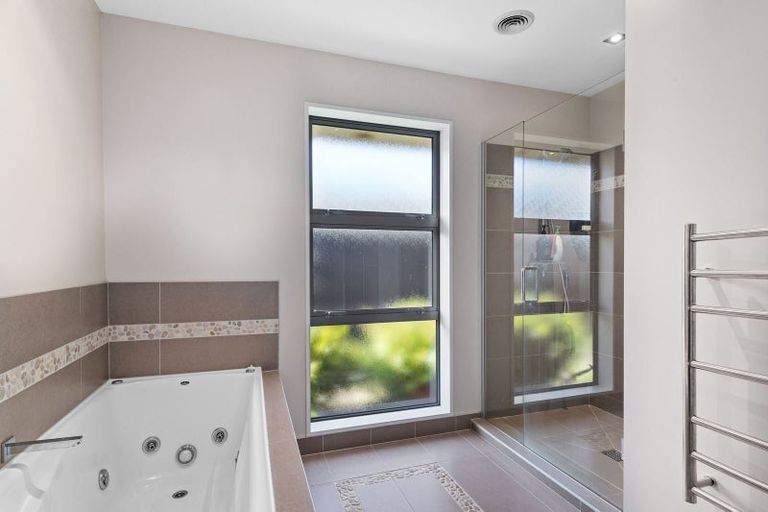 Photo of property in 24 Globe Bay Drive, Templeton, Christchurch, 8042