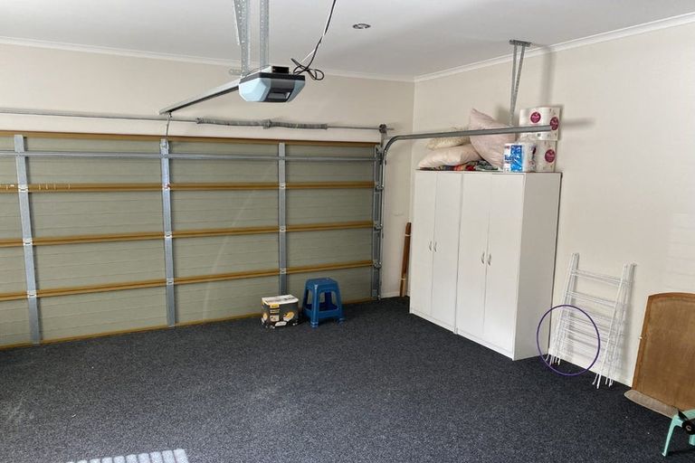 Photo of property in 1a Borrowdace Avenue, Botany Downs, Auckland, 2010