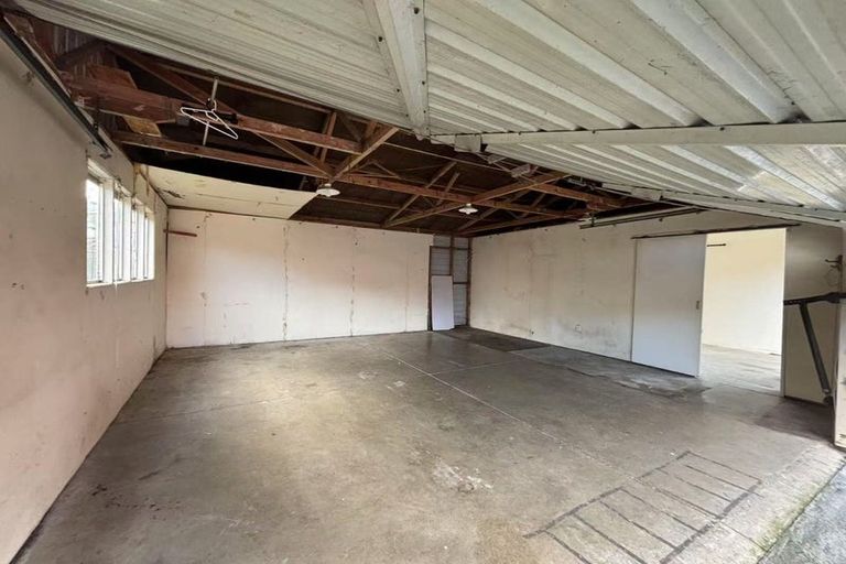 Photo of property in 7 Helleur Road, Massey, Auckland, 0614