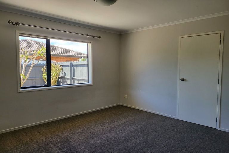Photo of property in 27 Tussock Avenue, Mangere, Auckland, 2022