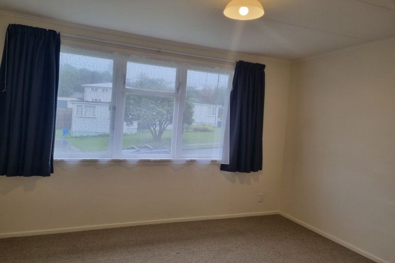 Photo of property in 1 Takapuwahia Drive, Takapuwahia, Porirua, 5022
