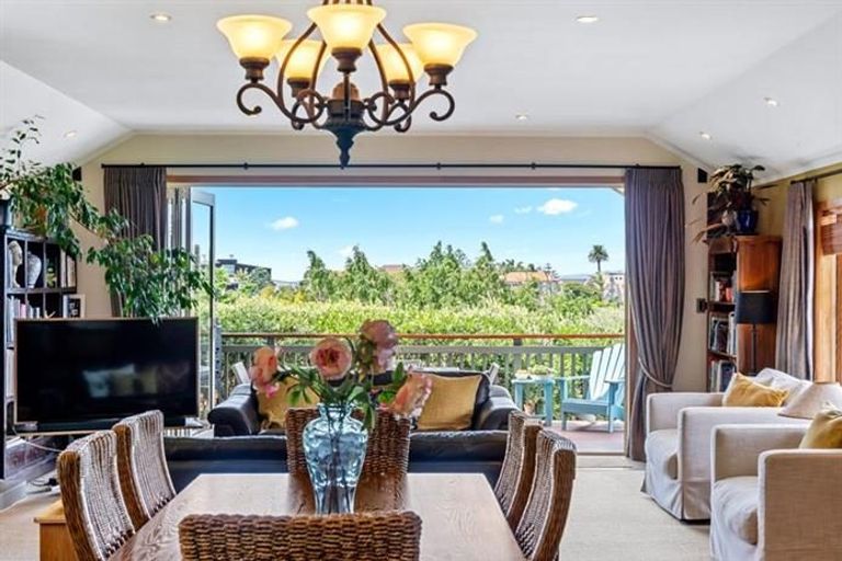 Photo of property in 446 Riddell Road, Glendowie, Auckland, 1071