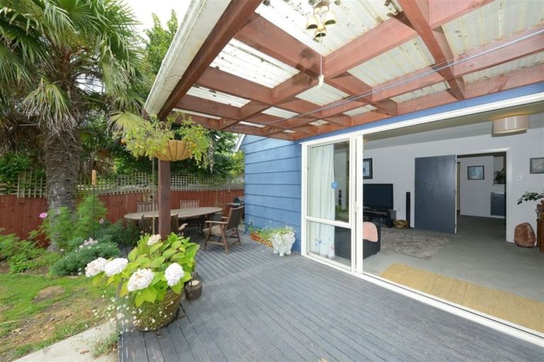 Photo of property in 2/62 Bowhill Road, New Brighton, Christchurch, 8083