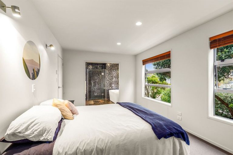 Photo of property in 9a Evelyn Place, Hillcrest, Auckland, 0627