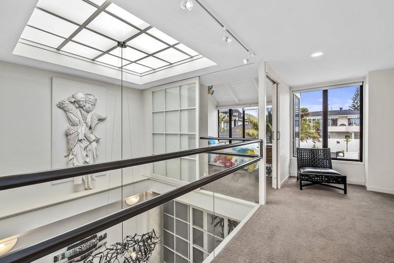 Photo of property in 2/15 Craig Road, Milford, Auckland, 0620