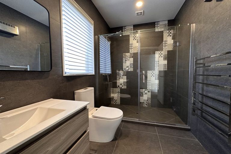 Photo of property in 13 Cara Avenue, Kumeu, 0810