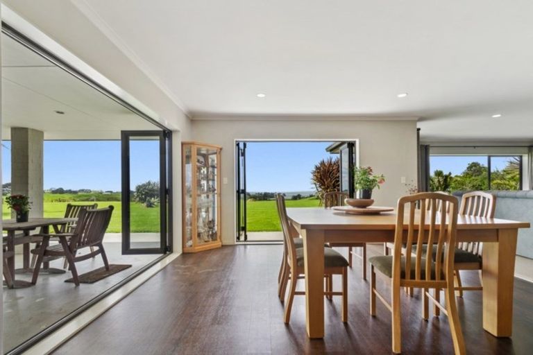 Photo of property in 3048 Awhitu Road, Awhitu, Waiuku, 2684