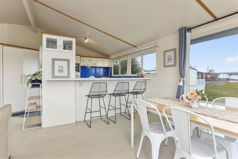Photo of property in 80h Tirimoana Road, Te Atatu South, Auckland, 0602