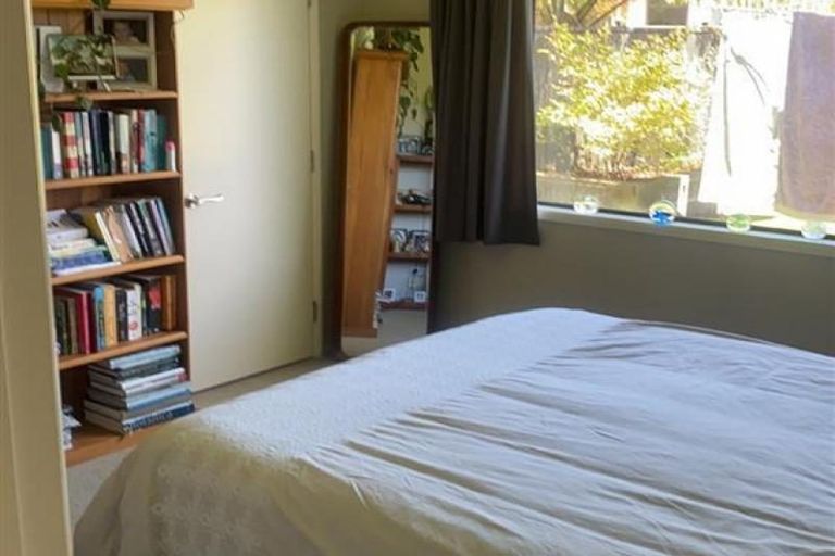 Photo of property in 3a Marchant Place, Westown, New Plymouth, 4310