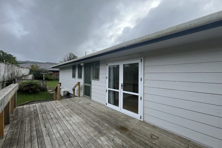 Photo of property in 6 Ribbonwood Terrace, Ranui, Porirua, 5024