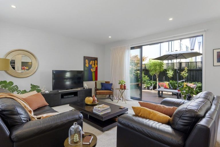 Photo of property in 3/11b Kilmarnock Street, Riccarton, Christchurch, 8011