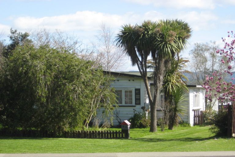 Photo of property in 40 College Road, Edgecumbe, 3120