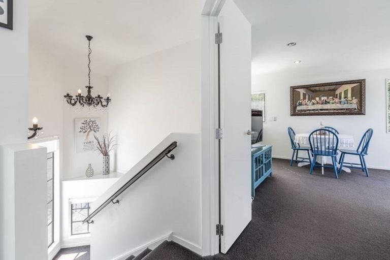 Photo of property in 6/12 Wernham Place, Northcote, Auckland, 0626