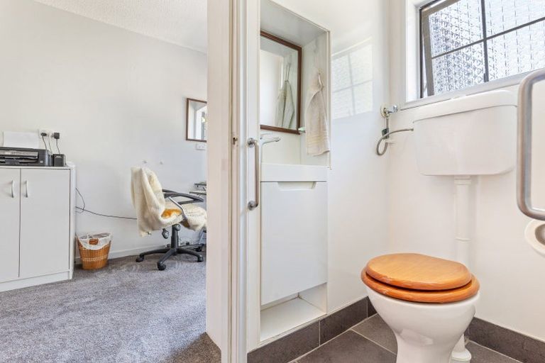 Photo of property in 529 South Road, Omata, New Plymouth, 4374