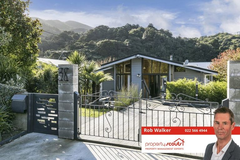Photo of property in 38a Silverstream Road, Crofton Downs, Wellington, 6035