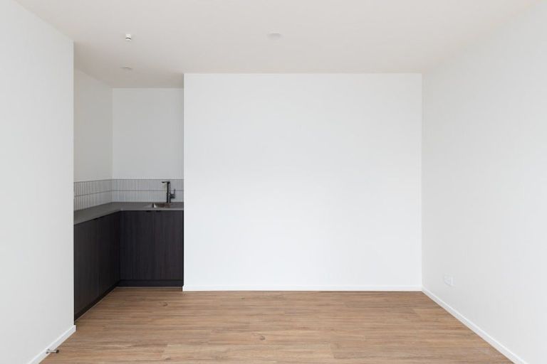 Photo of property in 2 Marsden Place, Hurworth, New Plymouth, 4310