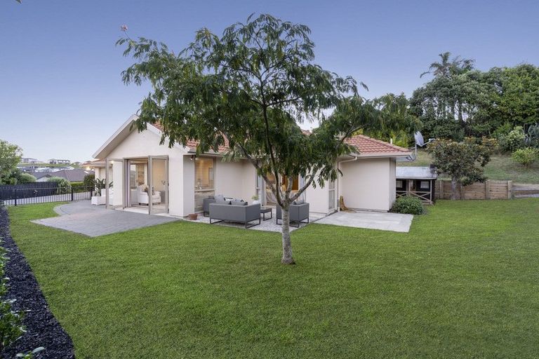 Photo of property in 113 Tauranga Place, Orewa, 0931