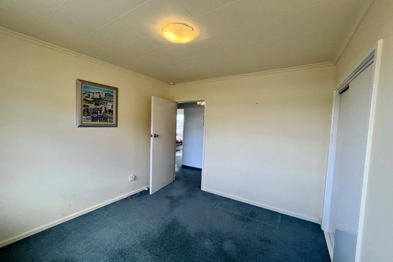 Photo of property in 1 Spicer Place, Tawa, Wellington, 5028